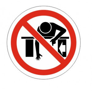 Наклейка на авто Знак Запрещается протягивать руки в зону работы движущихся механизмов